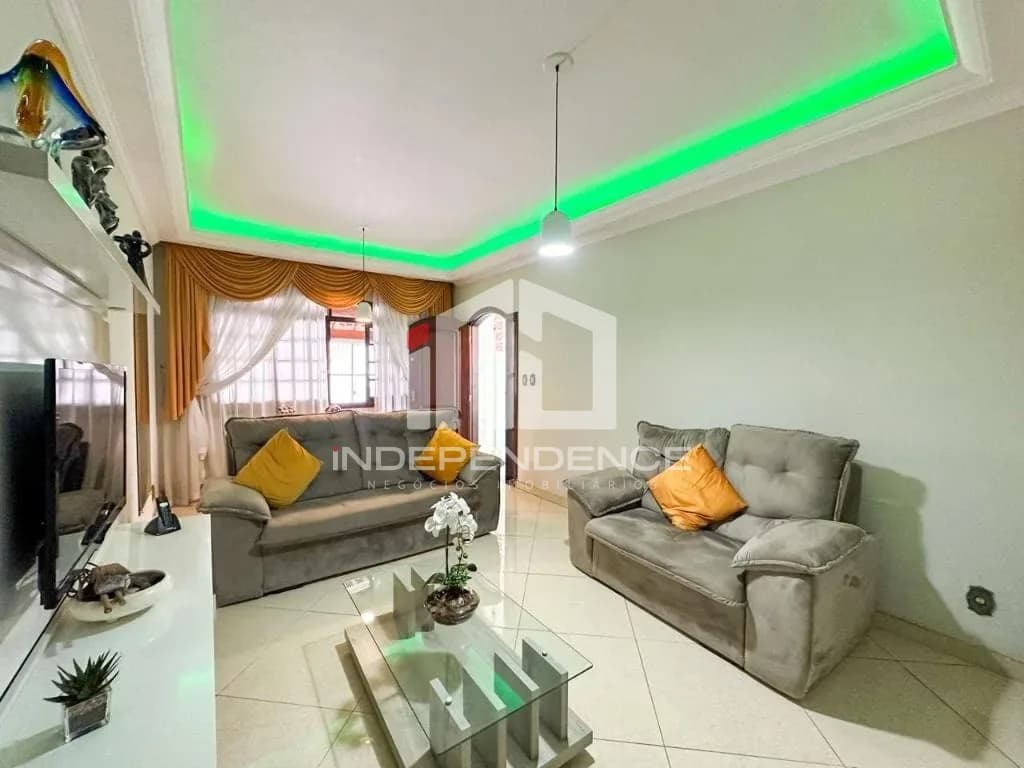 Sobrado à venda, 197 m² por R$ 650.000,00 - Vila Industrial - São José dos Campos/SP