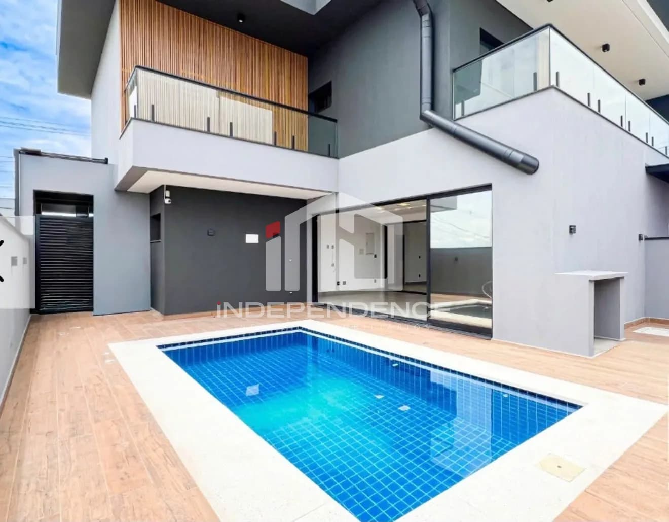 Oportunidade! Casa Alto Padrão 100% construída, condomínio Santa Mônica